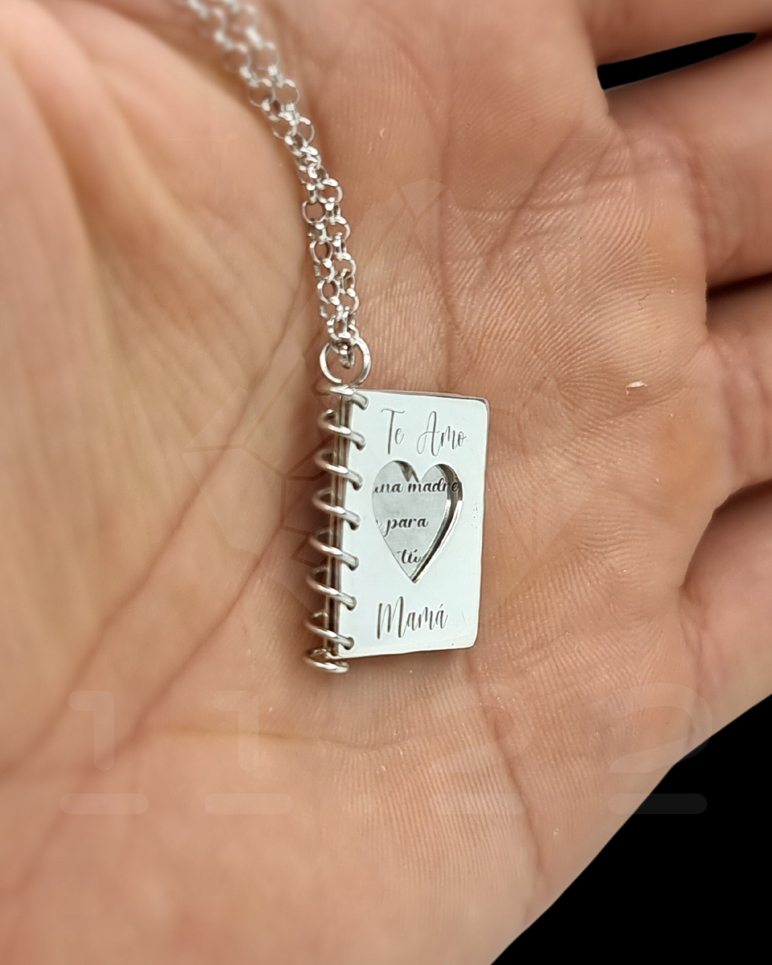 COLLAR LIBRO DE AMOR