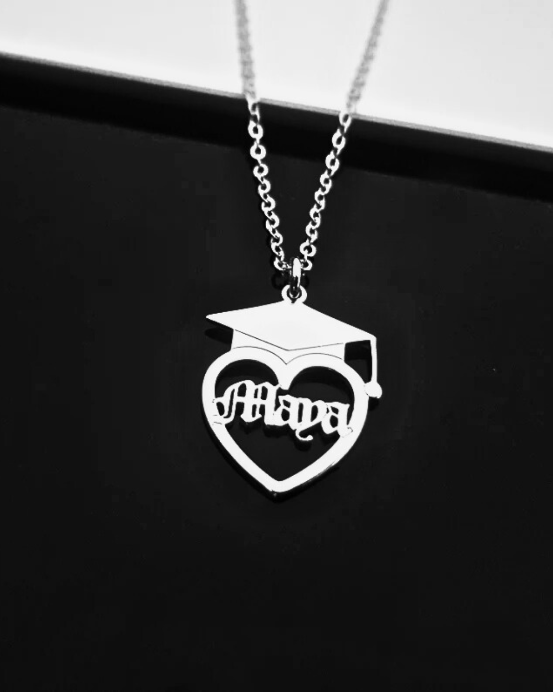 COLLAR BIRRETE + CORAZÓN CON NOMBRE