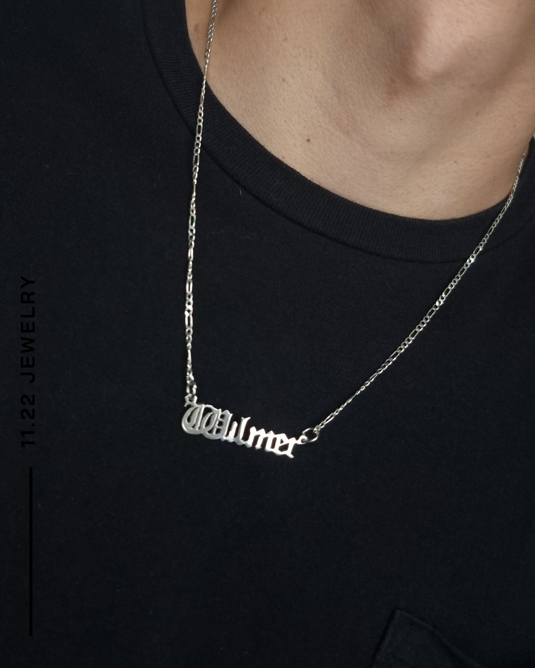 COLLAR NOMBRE CLÁSICO PARA HOMBRE
