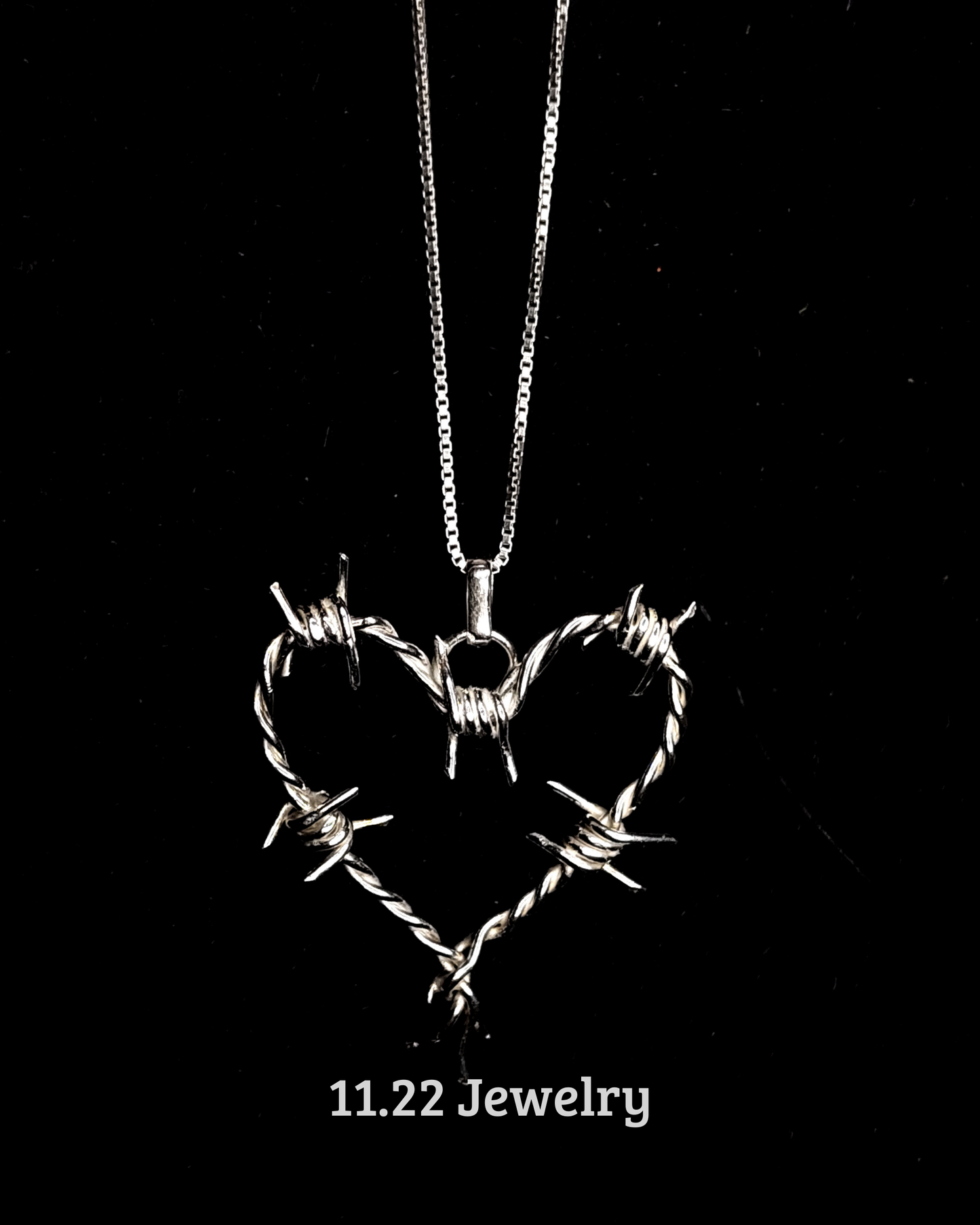 COLLAR CORAZON DE ESPINAS