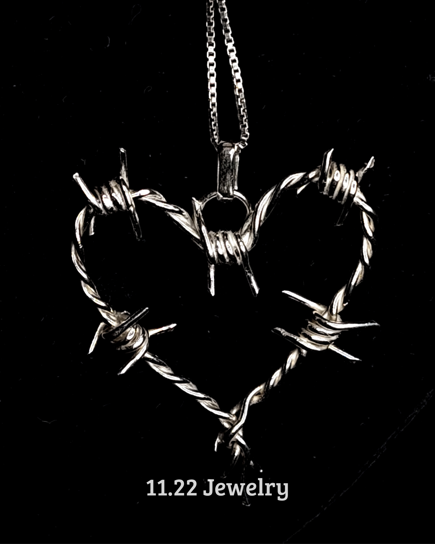 COLLAR CORAZON DE ESPINAS