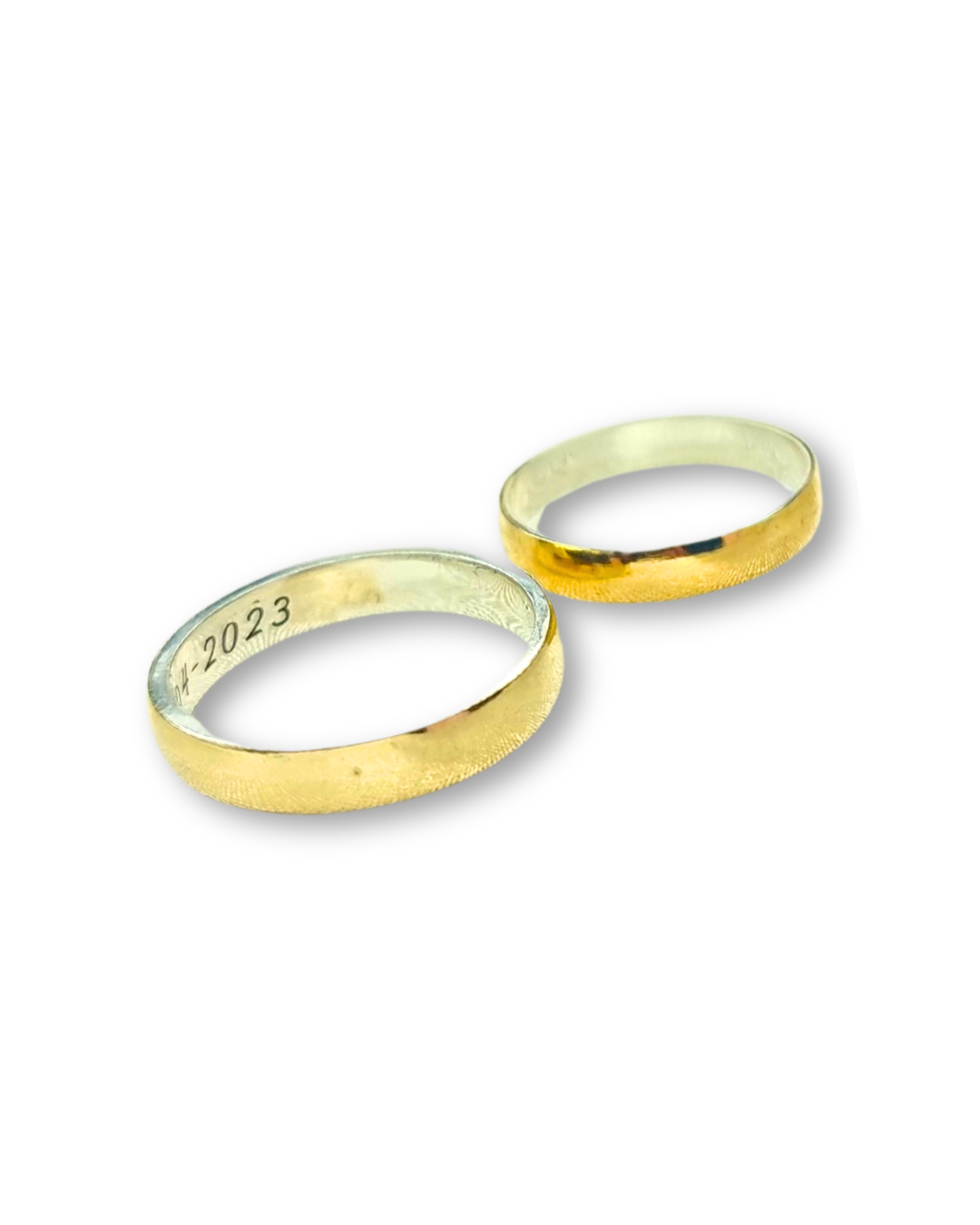 DUO DE ANILLOS CON LAMINA CON BAÑO DE ORO