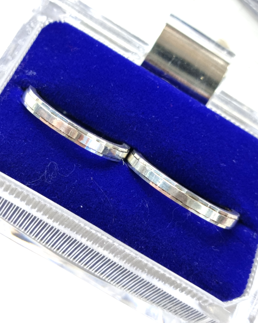 DUO DE ANILLOS GRABADO EXTERIOR