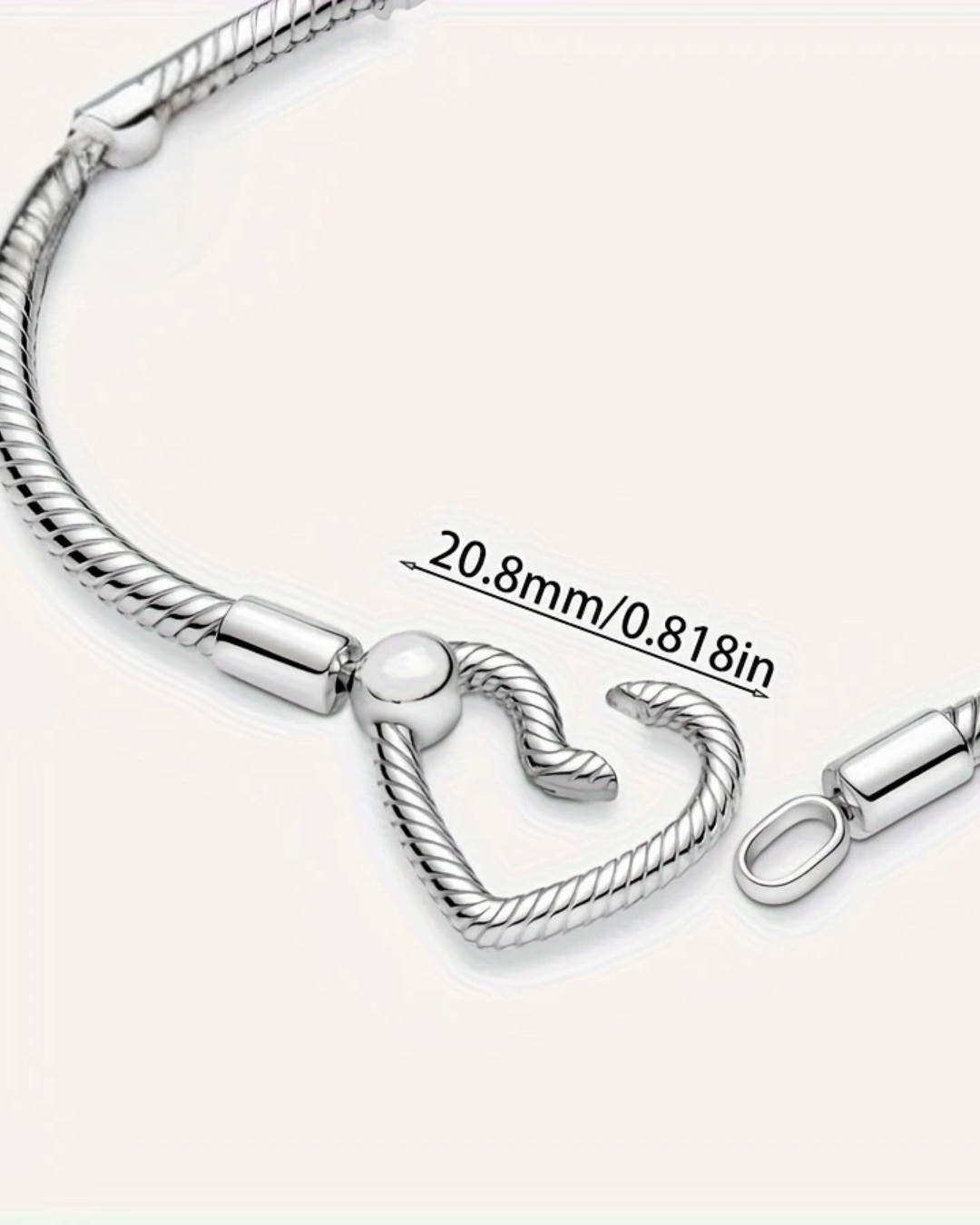 BRAZALETE DISEÑO SEMI RIGIDO CON DIJE CORAZÓN - PRE ORDEN