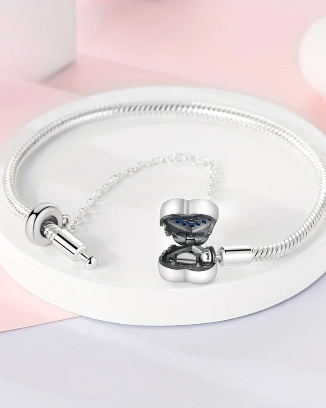 BRAZALETE DISEÑO SEMI RIGIDO CON CORAZÓN - PRE ORDEN