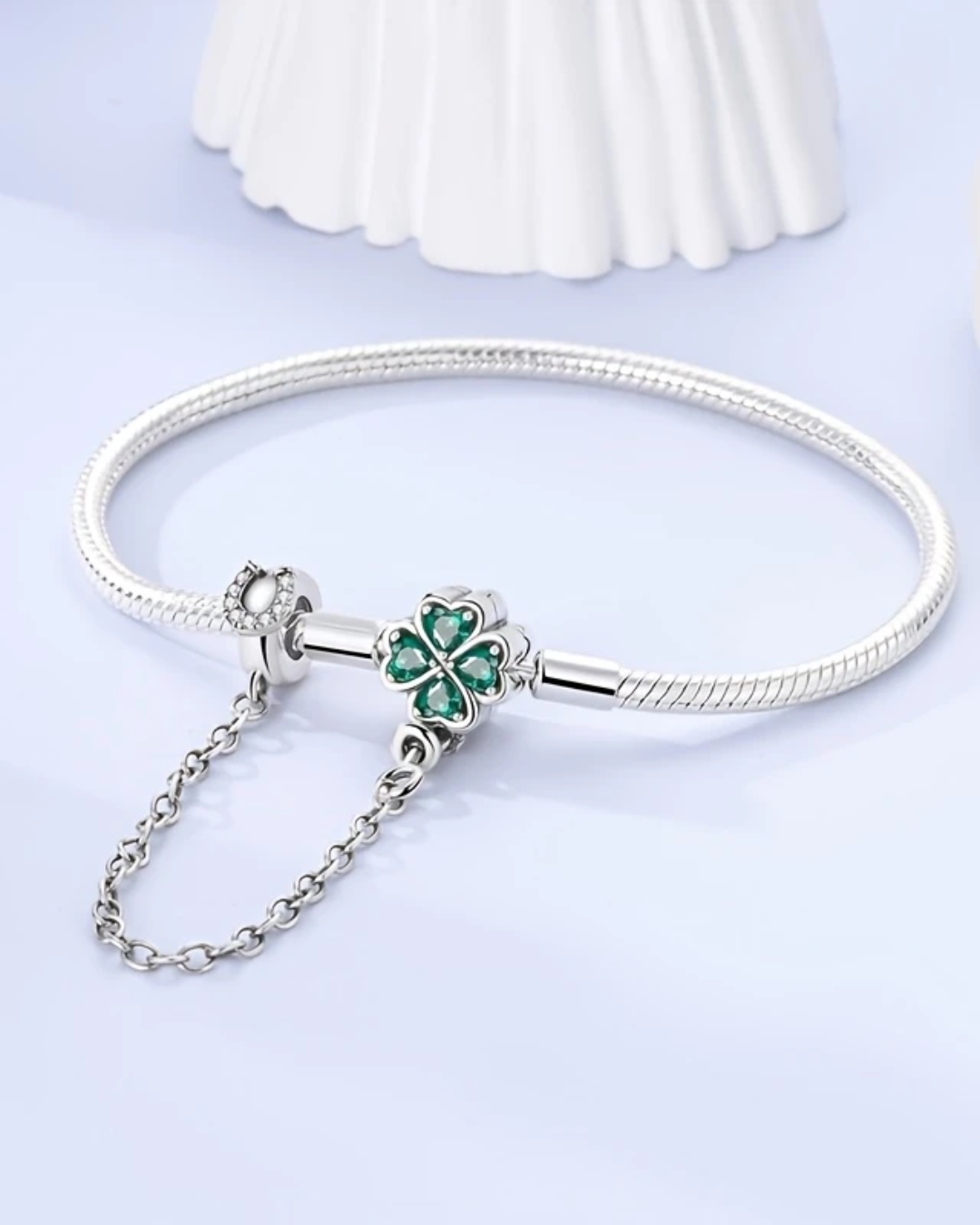 BRAZALETE DISEÑO SEMI RIGIDO CON BROCHE HERRADURA Y TREBOL - PRE ORDEN