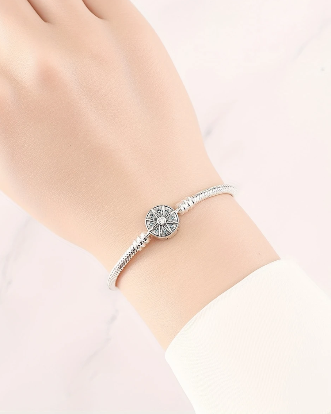 BRAZALETE DISEÑO SEMI RIGIDO CON BROCHE CORAZON - PRE ORDEN