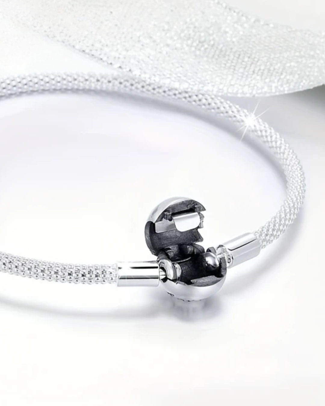 BRAZALETE DISEÑO RIGIDO CON BROCHE REDONDO - PRE ORDEN