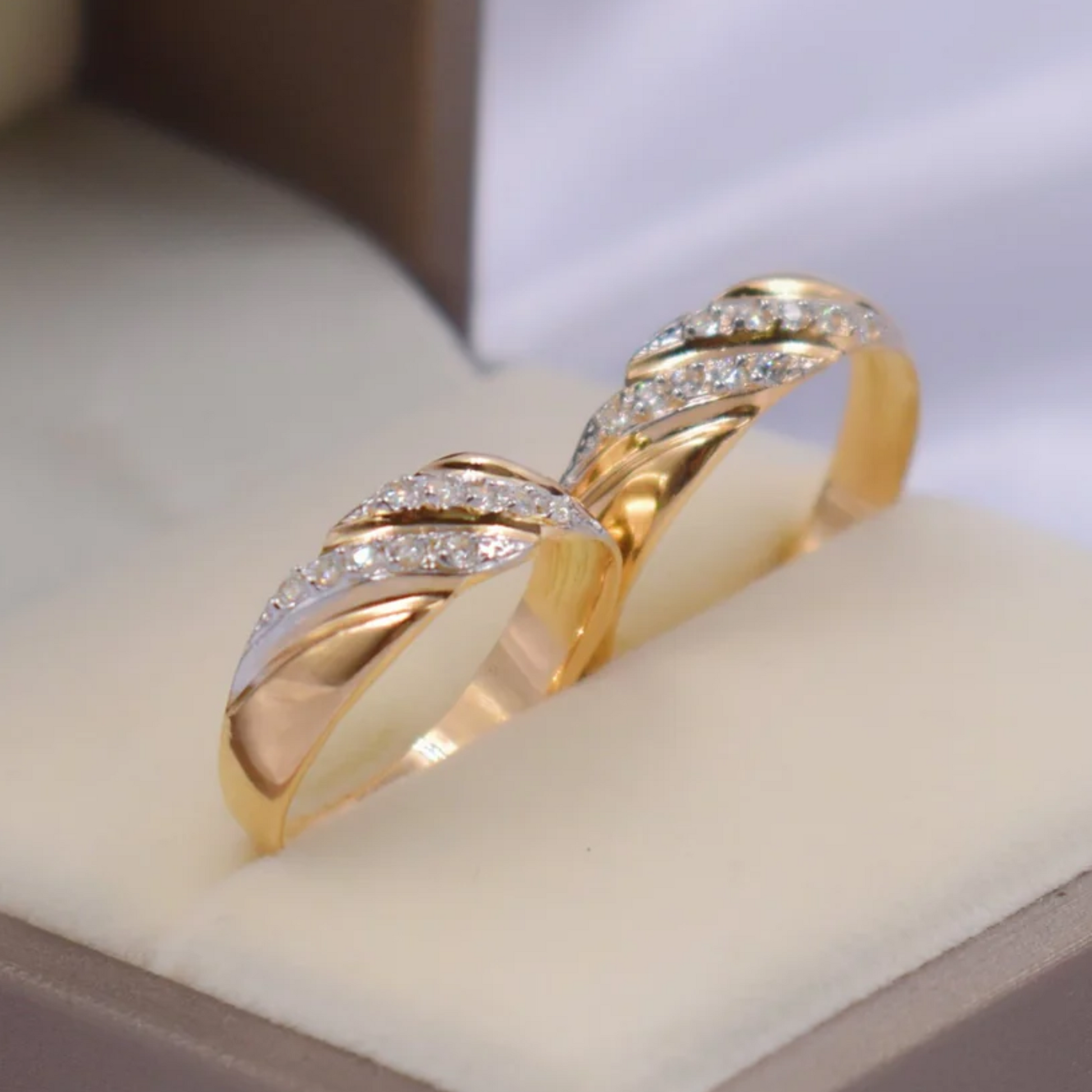 Argollas para pareja dos lineas y circones - Main Image