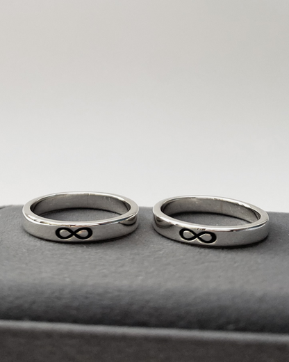 Anillos para pareja minimalista infinito