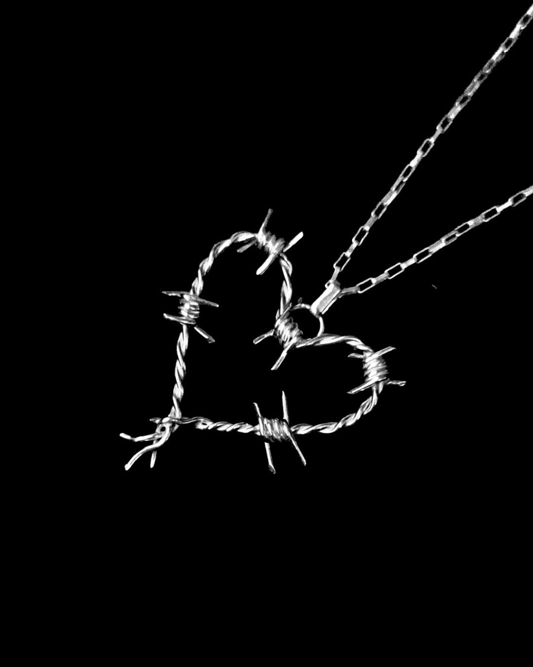 COLLAR CORAZON DE ESPINAS