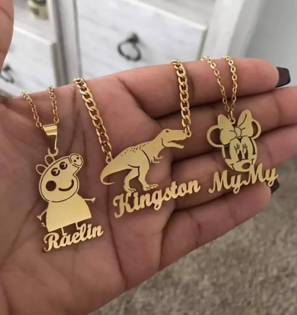 Collar colgante de dibujos animados con nombre personalizado para niños