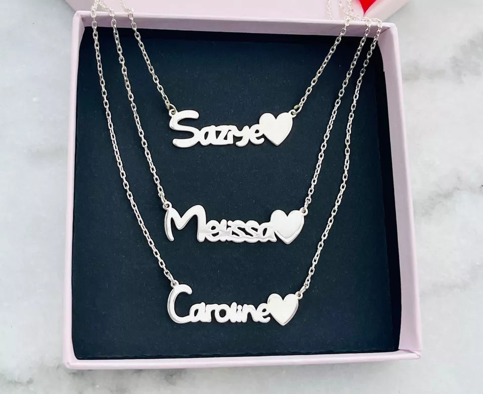 Collar con nombre + corazón para bebe y niños