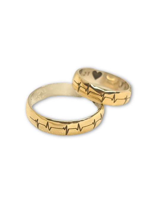 DUO DE ANILLOS CON LAMINA CON BAÑO DE ORO + GRABADO PERSONALIZADO