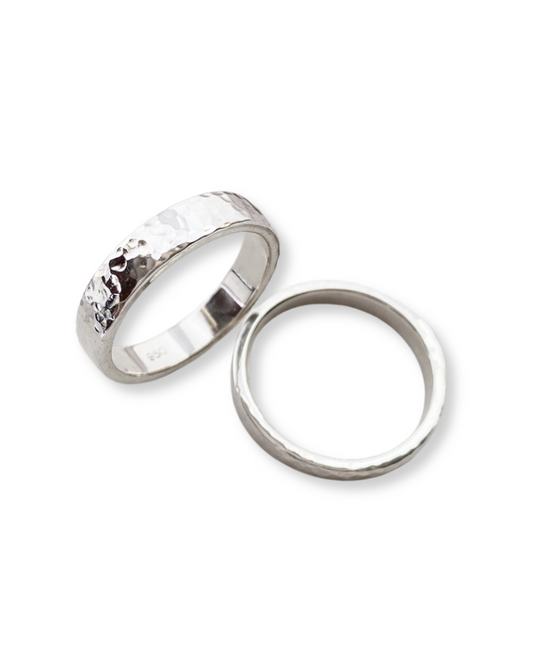 DUO DE ANILLOS TEXTURA MARTILLADA